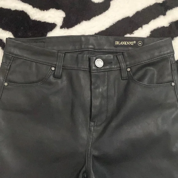 😍BLANK NYC ANKLE LACE UP FAUX LEATHER SKINNY PANTS SIZE 26 - Picture 5 of 10